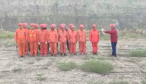 班前会.jpg